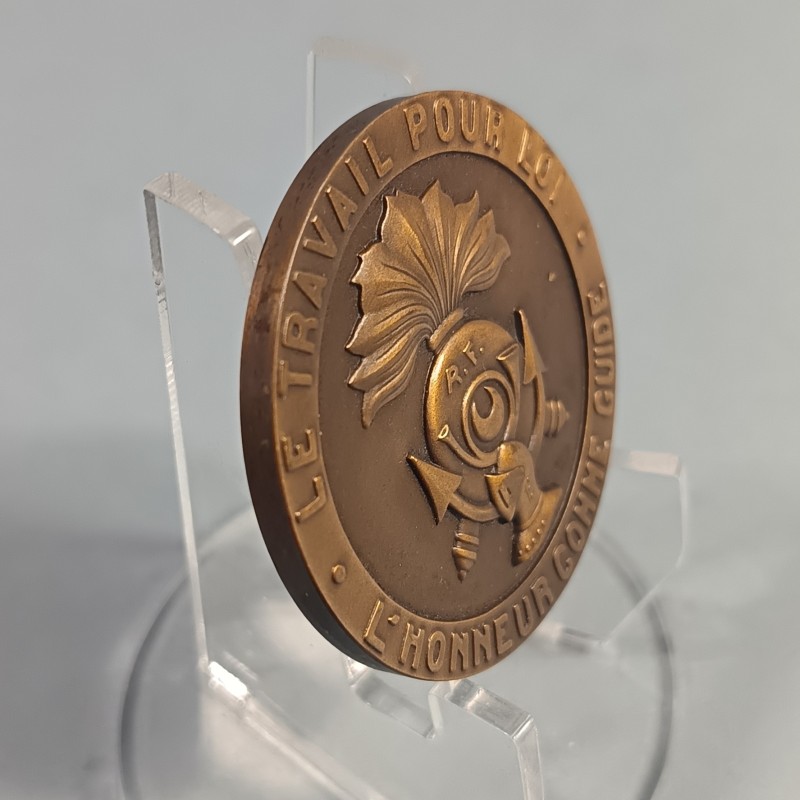 MEDAILLE EN BRONZE DE L'ECOLE MILITAIRE DE L'INFANTERIE ET DES CHARS DE COMBATS DE SAINT MAIXENT